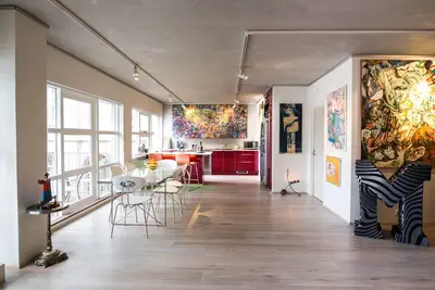 Image de Art Collectors Downtown Apartment par Parliament Sq.