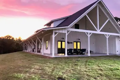 Image de Game Day \/ Large Group Rental sur une magnifique propriété de 30 acres. 7. 5 miles de Tamu