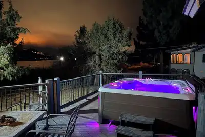 Image de Cabine de luxe! Vue sur le lac, sauna, théâtre, billard.