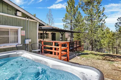 Image de Village Retreat Adorable 2br Lakeview Chalet