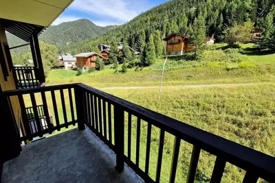 Image de 2 pièces 4 personnes avec vue sur piste