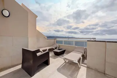 Image de Awesome beachfront terrace By CanariasGetaway