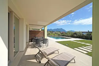 Image de Gardaliva 3: in new small residence with pool near to the beach
