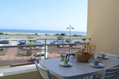 Image de Studio mezzanine 4 pers, terrasse, parking privé à 100m de la plage