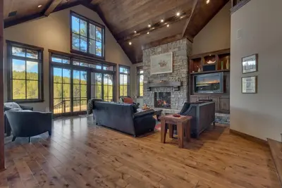 Image de Morningstar By Tahoe Getaways - Luxury Grays Crossing 4 Br with Pool Table - 4000+ Sqft