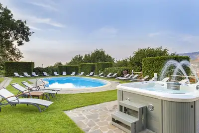 Image de Amore Rentals - Villa La Ventana with Private Swimming Pool, Garden, Jacuzzi, Sea view and Parking