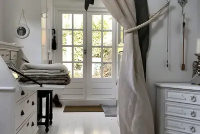 Image de Petite cabane dans le village d'Oz
