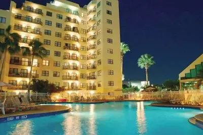 Image de Resort 2 Br Dans Un Emplacement Parfait Pres De Universal