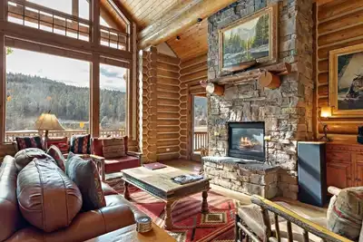 Image de Cabine 5br spacieuse et familiale avec terrain de golf et vue sur la forêt nationale