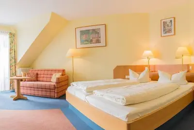 Image de Double Room Königsstuhl at the footstep of the Donnersberg