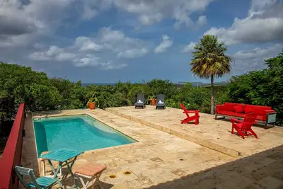 Image de Beauté naturelle et tranquillité dans la villa isolée Serena