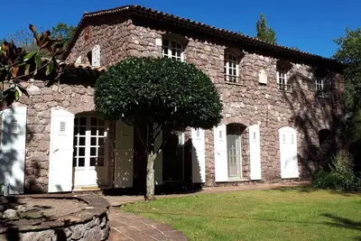 Image de Exceptional property with privatized river