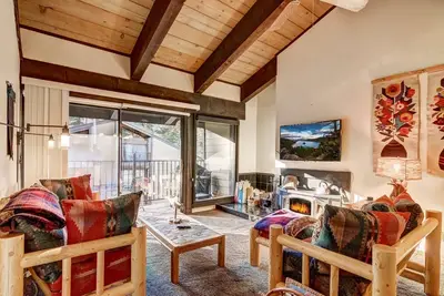 Image de Juste en face de Alpine Meadows Resort, Smart Tv, jeux de société, mijoteuse, enregistrement facile