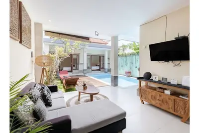 Image de Vivi · Villa avec piscine privée près des spots de surf de la plage de Canggu