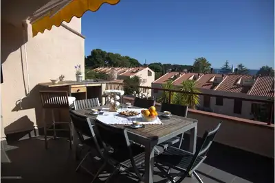 Image de Margaret's Family House with pool and parquing