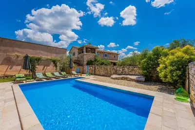Image de Villa 1852/22479 (Istria - Barban), 12500m from the beach