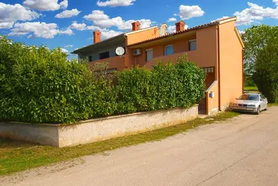 Image de Apartment 1858\/22636 (Istria - Valbandon), 1000m from the beach