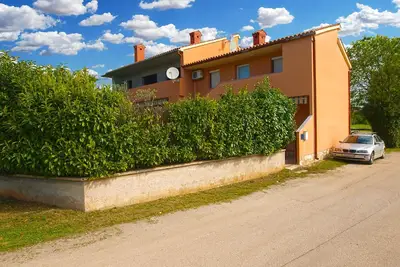 Image de Apartment 1858\/22637 (Istria - Valbandon), 1000m from the beach