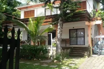 Image de maison exellent 70 mètres de la plage donnant sur la mer