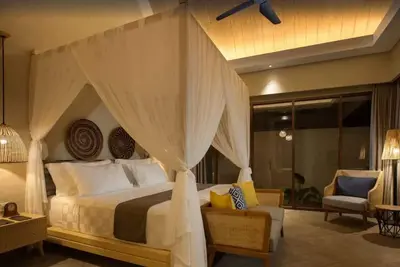 Image de Villa en Duplex avec Piscine Privée et Accès à la Plage 1