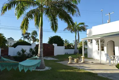 Image de Nouveau: Royal Palms Apartment. . . Face à l'océan, Silver Sands Beach!