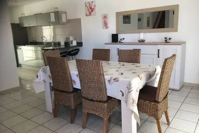 Image de Villa pour 8 personnes location été \/hiver, piscine privée, wifi