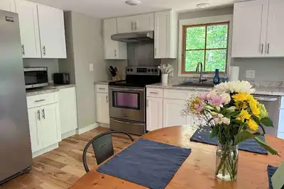 Maine Barn Hideaway- 2nd Floor Private Apartment