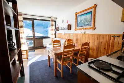 Image de Studio vue dégagée sur la montagne et pistes de ski