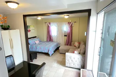 Studio pratique et propre près de la plage et de Newport