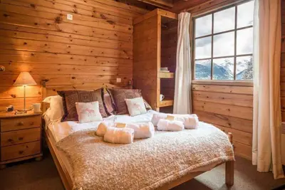 Image de Chalet, 250m du centre station, terrasse, télévision, casier à ski, 146m², La Tania