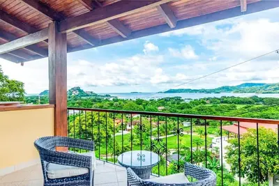 Image de Omega # 3 - Location de condo 2 chambres avec vue sur la baie de Potrero