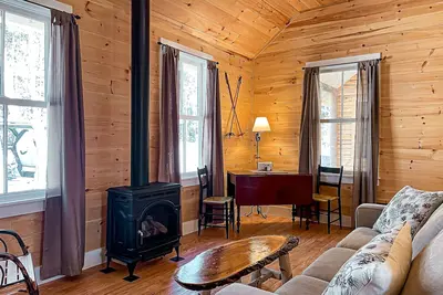 Image de Cabane-Salle de bain et douche-Supérieure-Vue sur le bois-Mrs Otis