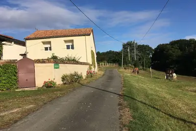 Image de Country house in an enclosed garden of 8000m2