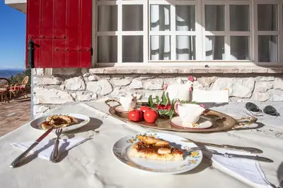 Image de Fraldo House: Vos Vacances dans un coin de paradis.