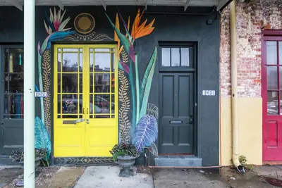 Image de Charming 2-bedroom Flat in The Lower Garden District with a full balcony.