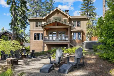 ** Black Nugget Elk House ** Walk to Winery ~ Pets Welcome