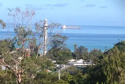 Image de McCrae: emplacement, emplacement! Près de la plage et vue sur la baie