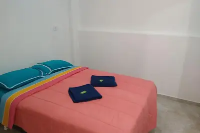 Image de Kit net (chambre salle de bain cuisine complète)