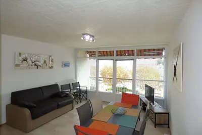 Image de 2 chambres, neuf, lumineux, face à la mer