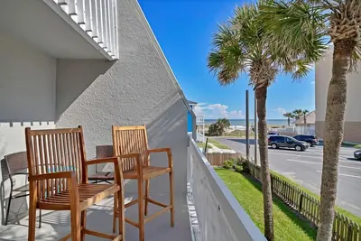Image de Nouveau! ! Condo Oceanfront 2 chambres à Jacksonville Beach