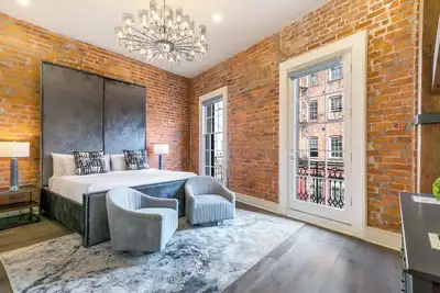 Image de * Tout Neuf * Location de luxe à La Nouvelle-Orléans - 'Le Pontchatrain' ~ Appartement d'angle