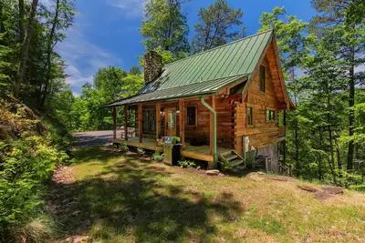 Image de Chimney Rock 3 bedroom log cabin in next to Gsmnp
