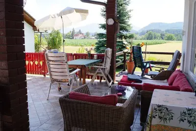 Image de Appartement supérieur avec jardin et terrasse