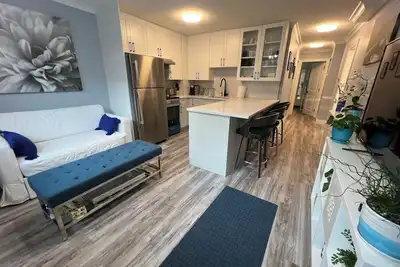 Image de 2 Bdrm Contemporary City Oasis Near Pne