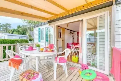 Image de Mobil-home Confort (ancienneté 10 ans) - 2 chambres - 30m² 4 à 5 personnes - 4 pers. inclus dans le tarif
