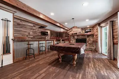 Image de Super salle de jeux pour toute la famille - tout nouveau remodelage!