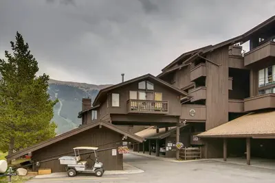 Image de Parfait Ski In / Ski Out Condo dans Centre Village