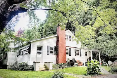 Image de Maison de style familial vintage. 15 min-Wolf Ridge 25 min -Asheville 15-Weaverville