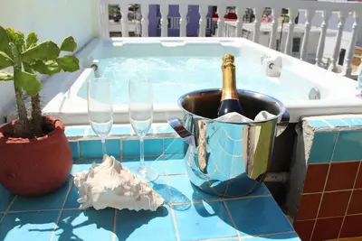 Image de Cancun Guest House 4 terrasse avec baignoire
