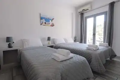 Image de Studio 2-3 personnes à 30 mètres de la plage de Perissa